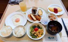 新潟県産コシヒカリを食べ比べる”暖かい”朝ご飯。「ホテルオークラ新潟」に宿泊したお話。